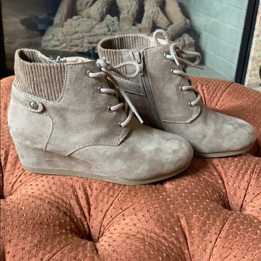 Girls wedge bootie